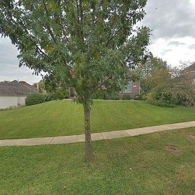 916 Hodge Ln, Batavia, IL 60510