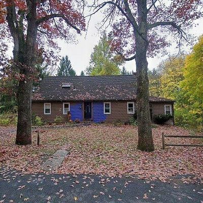 110 Sand Hill Rd, Amherst, MA 01002