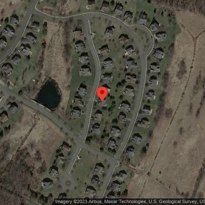 10 Pondside Dr, Wallingford, CT 06492