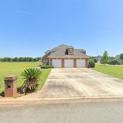 267 Papershell Dr, Fort Valley, GA 31030