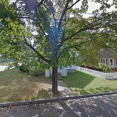 240 Arthur St, Springfield, MA 01104