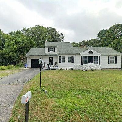 38 North Rd, Waterford, CT 06385