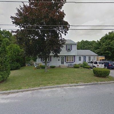 388 Grandview Ave, Woonsocket, RI 02895