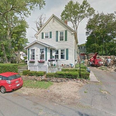 4 Hawthorne Rd, Gloucester, MA 01930