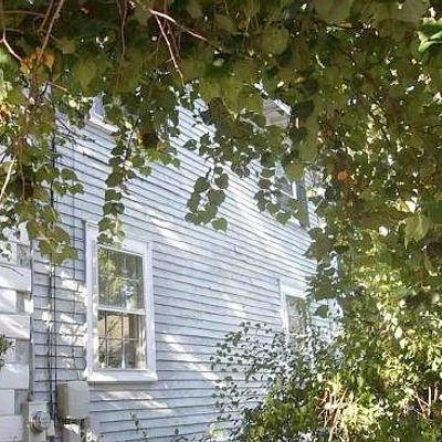 44 Maynard St, Pawtucket, RI 02860