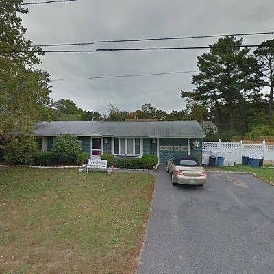 41 Camardo Dr, Wareham, MA 02571