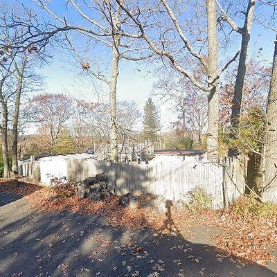 42 Pine Trl, Danbury, CT 06811