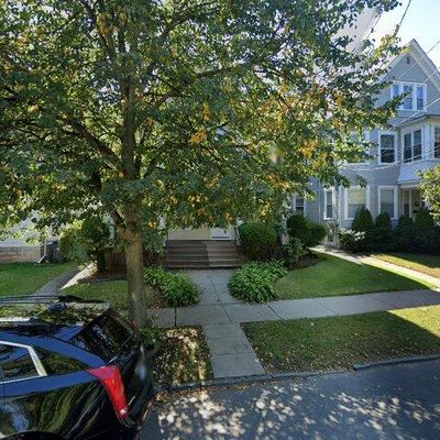 52 Goffe Ter, New Haven, CT 06511