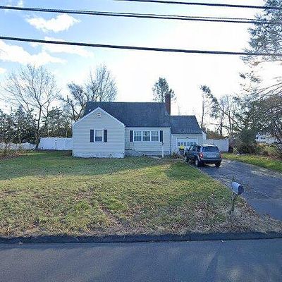 8 Potter Rd, North Haven, CT 06473