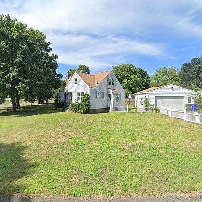 82 Circle Dr, Windsor Locks, CT 06096