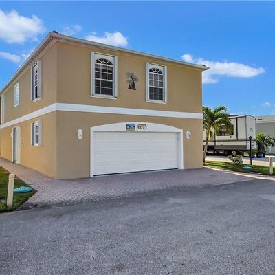 706 Nettles Blvd, Jensen Beach, FL 34957