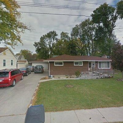 884 Roosevelt St, Menasha, WI 54952