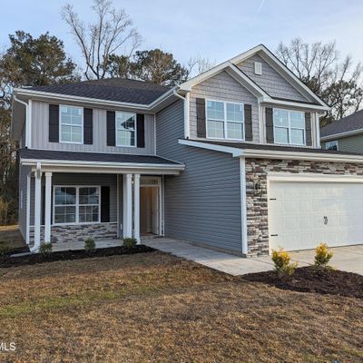 911 Eakins Ln, Richlands, NC 28574