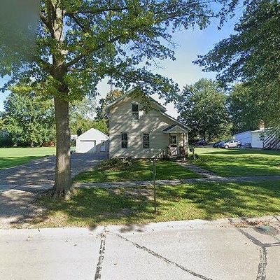 118 Vine St, Wellington, OH 44090