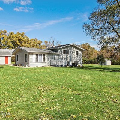 1049 Ash Dr, Saint Anne, IL 60964