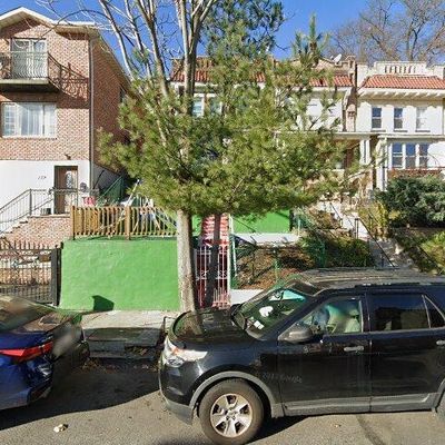 135 Sunnyside Ave, Brooklyn, NY 11207