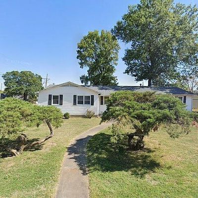 1608 Cherry Blossom Ln, Carthage, MO 64836