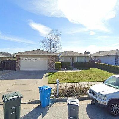 1651 Highland Dr, Hollister, CA 95023