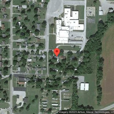 212 S 8 Th St Se, Clay City, IL 62824