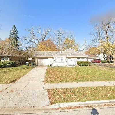 213 W State St, North Aurora, IL 60542