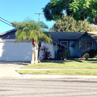 21432 Claretta Ave, Lakewood, CA 90715