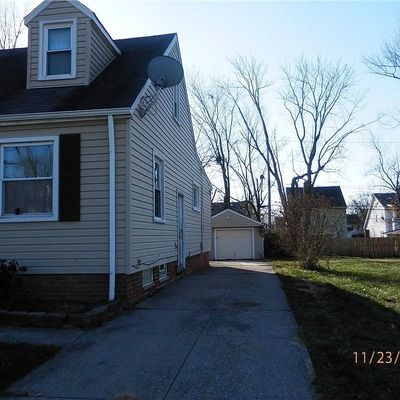 20916 Franklin Rd, Maple Heights, OH 44137
