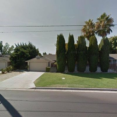 2441 N Chestnut Ave, Fresno, CA 93703