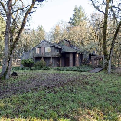 25643 Gap Rd, Brownsville, OR 97327