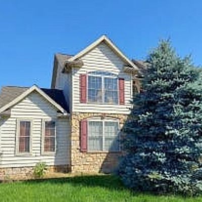 324 Fox Knoll Ct, Hanover, PA 17331