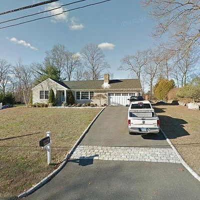 44 Idlewood Dr, Stamford, CT 06905