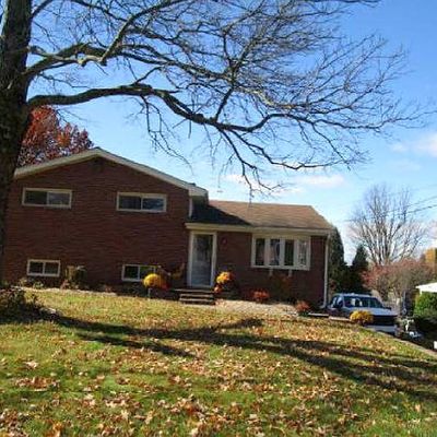 512 Salisbury Dr, Greensburg, PA 15601