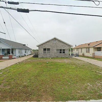 513 W Highland Ave, Aransas Pass, TX 78336