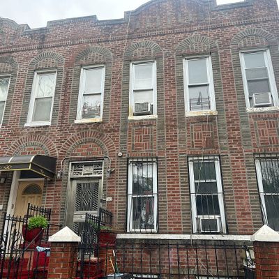 694 Pennsylvania Ave, Brooklyn, NY 11207