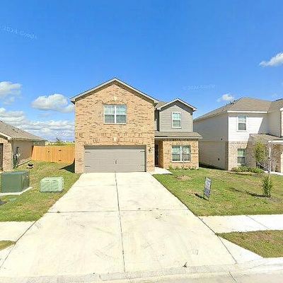 121 Riverdale Dr, Jarrell, TX 76537