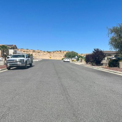 17785 Cresta Blanca Ln, Victorville, CA 92395