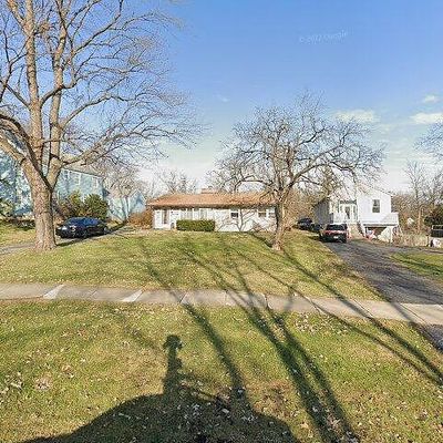 1812 Burlington Ave, Lisle, IL 60532