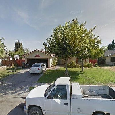 14581 W Stanislaus Ave, Kerman, CA 93630