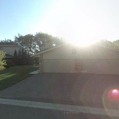 2229 Country Ln, Hopkins, MN 55305