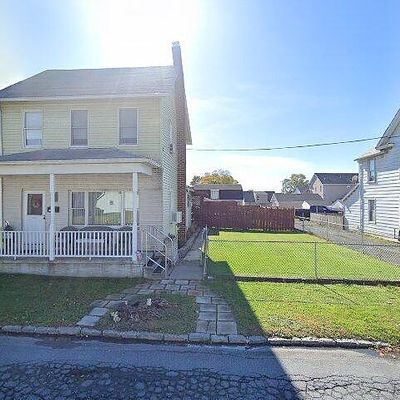 27 E 3 Rd St, Wind Gap, PA 18091