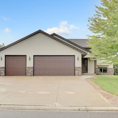 720 Koehnen Dr, Chaska, MN 55318