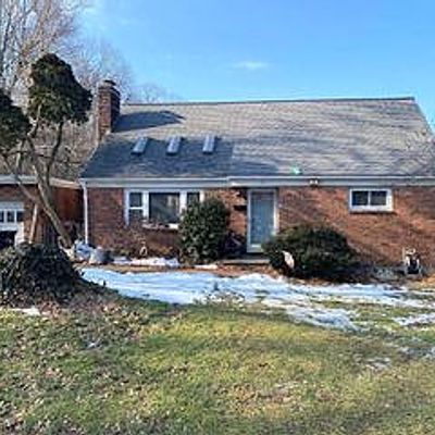 19 Tasman Ln, Huntington Station, NY 11746