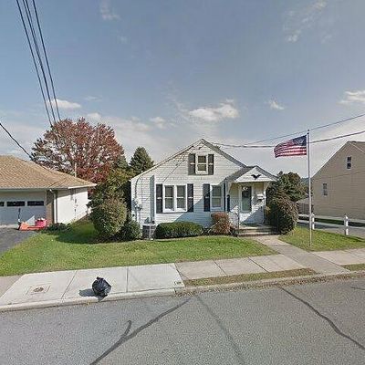 318 Diamond St, Slatington, PA 18080