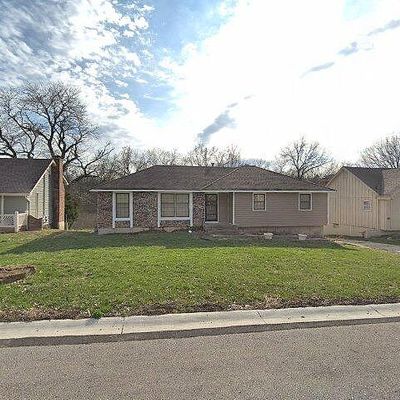 3309 Southern Hills Dr, Kansas City, MO 64137