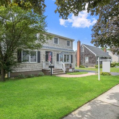 35 Brenner Ave, Bethpage, NY 11714