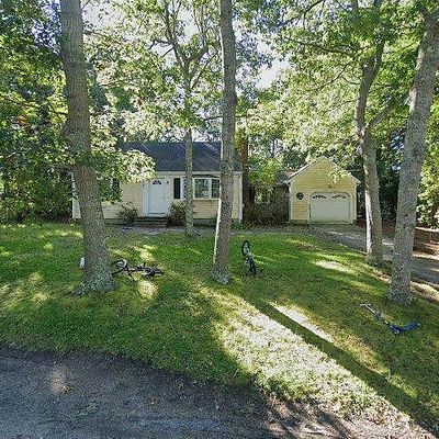 9 Lavender Ln, West Yarmouth, MA 02673