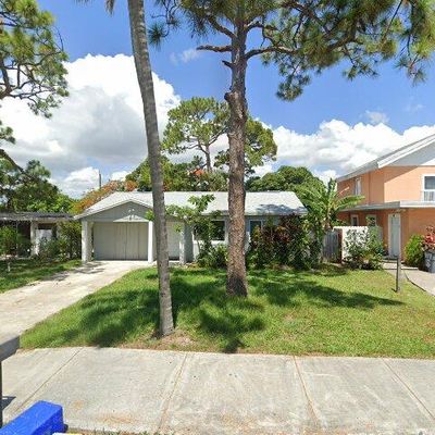 911 Rudolf Rd, Lake Worth, FL 33461