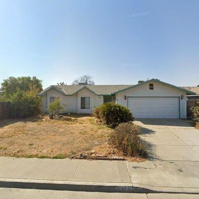 1347 Levich St, Hanford, CA 93230