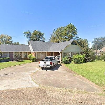 224 Orchard Dr, Greenwood, MS 38930