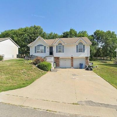 417 College Ter, Odessa, MO 64076