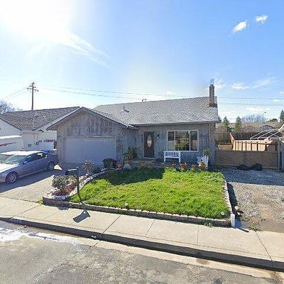571 Greenwood Dr, Vacaville, CA 95687